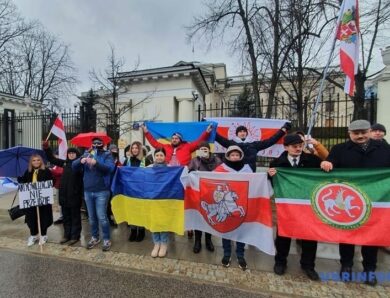 У Варшаві під посольством Росії протестували проти агресивної політики Путіна