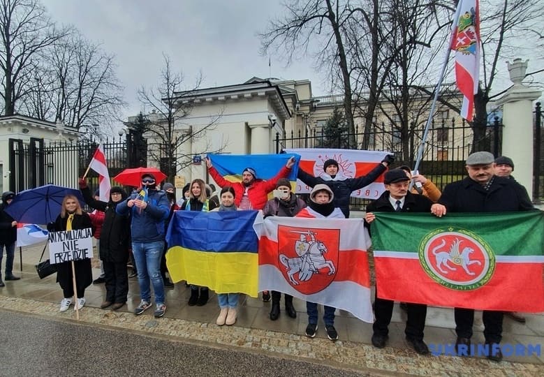 У Варшаві під посольством Росії протестували проти агресивної політики Путіна