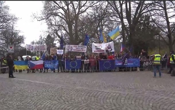 Орбана і Фіцо освистали в Празі