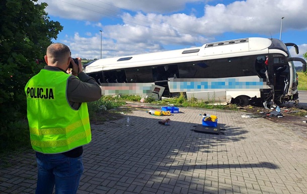 У Польщі розбився автобус з українцями, є поранені