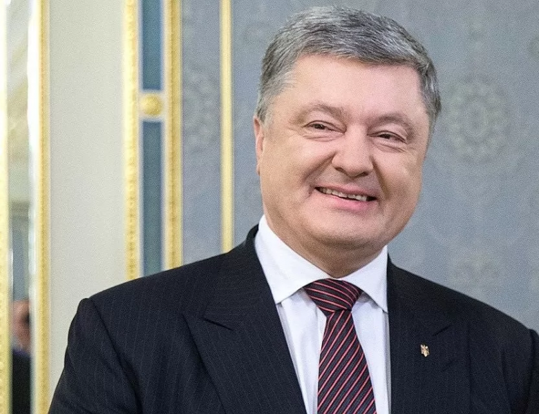 Порошенко подав в Раду закон, щоб дати можливість депутатам та чиновникам вільно відпочивати за кордоном, – Олещук