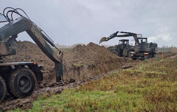 Польща почала будівництво укріплень на кордоні з РФ