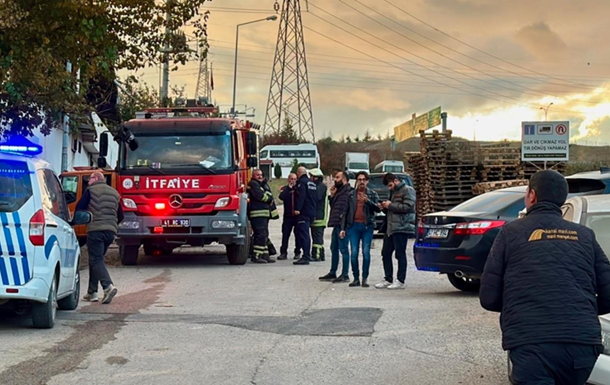 У Туреччині стався вибух на заводі вибухівки