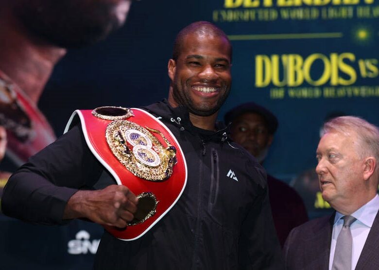 IBF призначила обов’язковий захист Дюбуа у разі зриву бою з Усиком