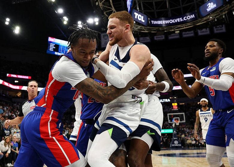 Сімох людей видалили за бійку у матчі НБА