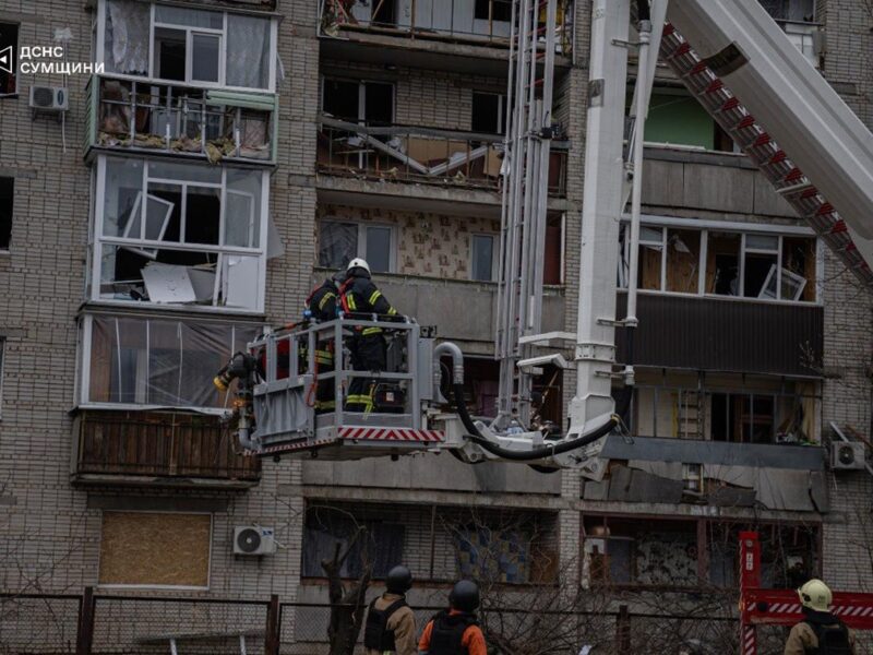 Удар по Сумах: у місті майже 100 постраждалих