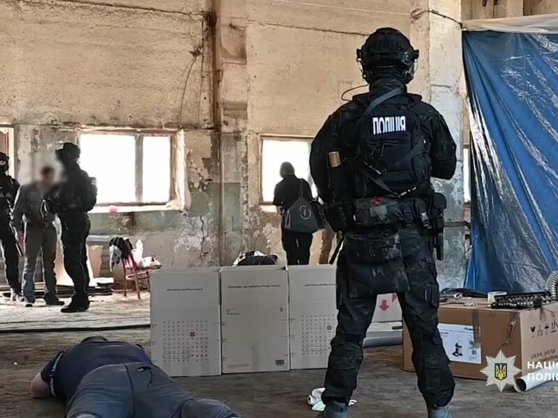 На лаві підсудних опинилася злочинна організація підпільних виробників тютюну