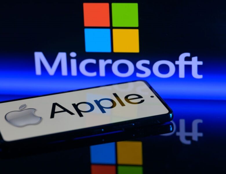 Акції Apple впали на чверть: Microsoft тепер найбагатша компанія світу