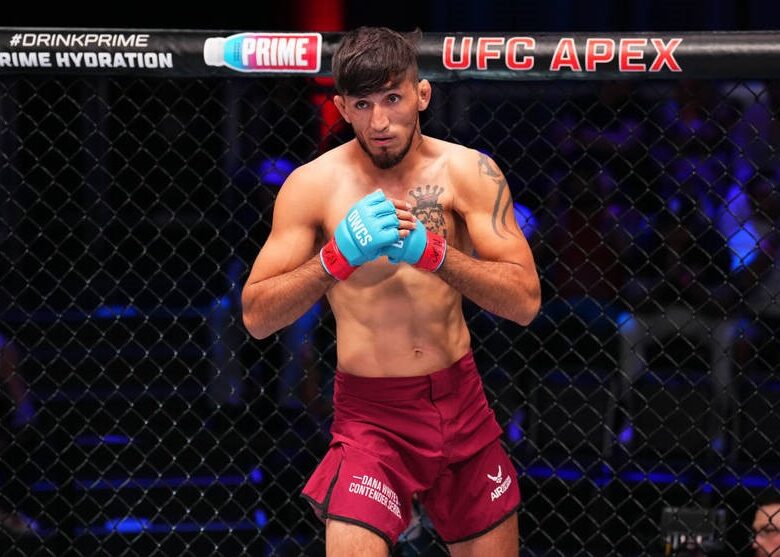 Арешт за звинуваченням у домаганнях зірвав дебют бійця в UFC