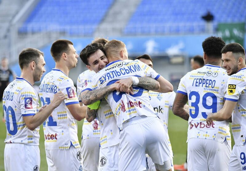 Буковина – Динамо: Онлайн-трансляція матчу Кубка України