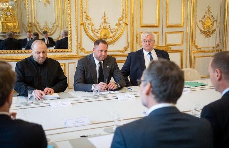 Делегація України прибула на переговори в Лондон