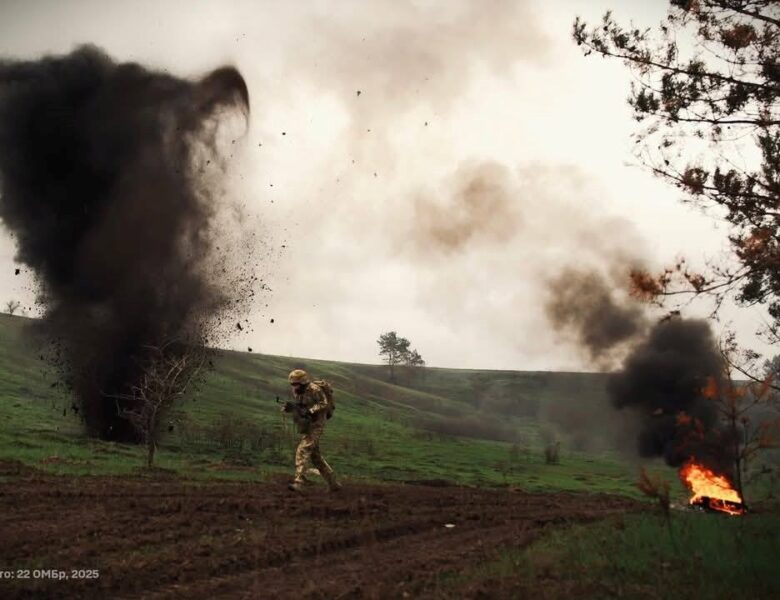 Десятки одиниць техніки. РФ пішла широким штурмом