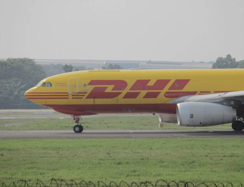DHL призупинить доставку США посилок ціною від $800 для приватних осіб