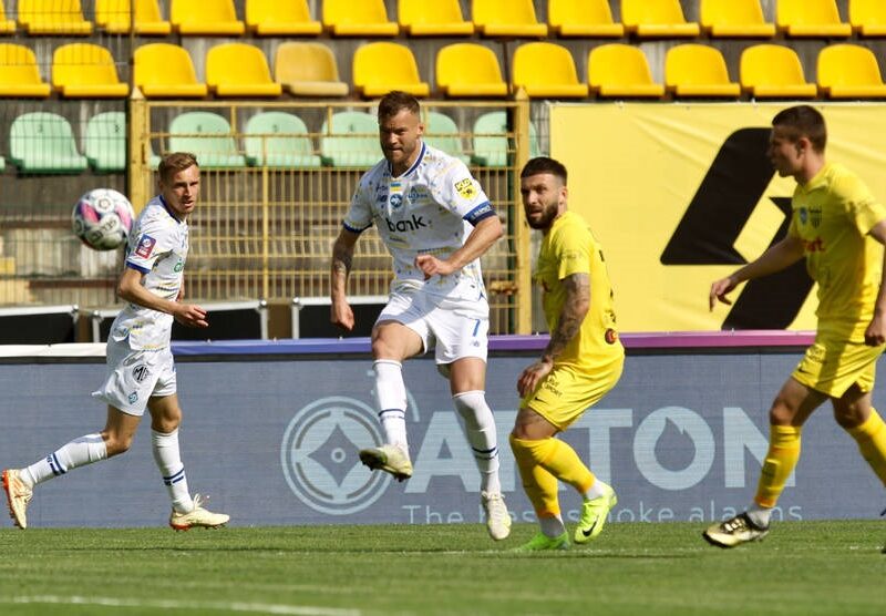 Динамо розгромило Буковину і стало першим фіналістом Кубка України