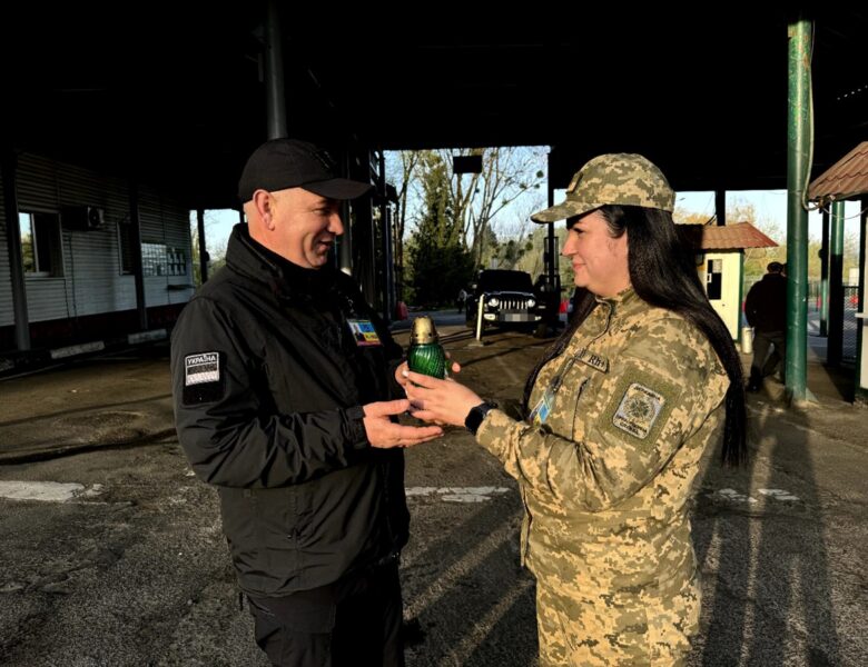 ДСНС показала прибуття Благодатного вогню