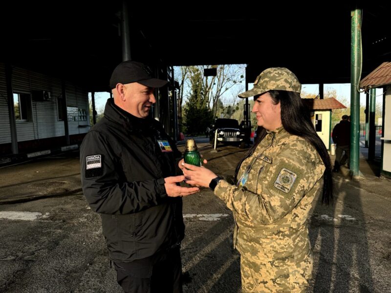 ДСНС показала прибуття Благодатного вогню