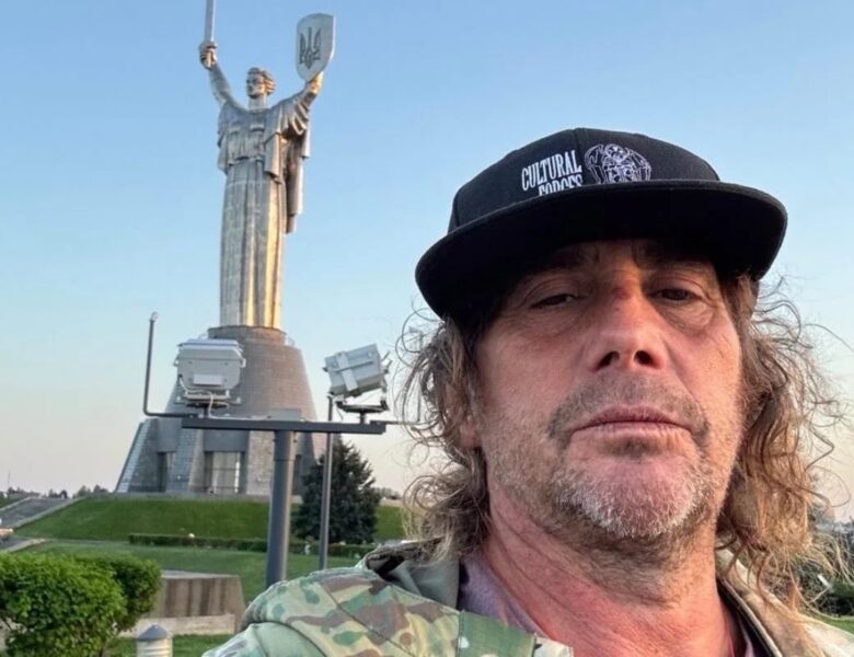 Кліпмейкер Nirvana Семюел Баєр знімає фільм про Україну