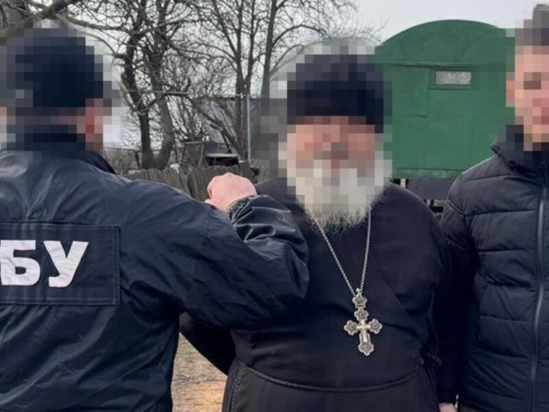 Клірик УПЦ МП коригував удари по Україні в обмін на “евакуацію” в РФ