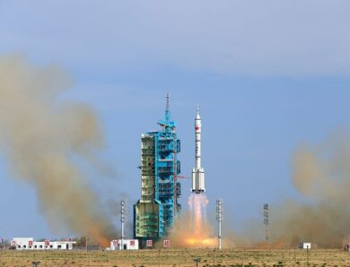 Космічний екіпаж КНР вирушив до станції Тяньгун