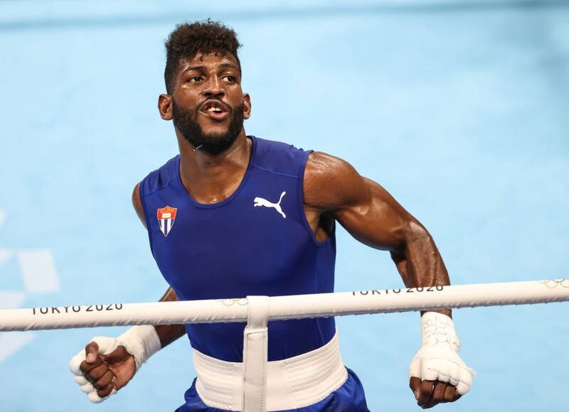 Ломаченко може зустрітися на рингу з олімпійським чемпіоном