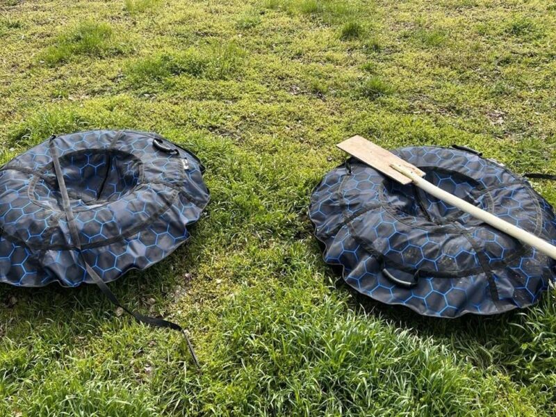 На Дністрі перехопили двох ухилянтів на надувних тюбінгах з одним веслом