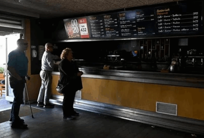 На половині території Іспанії відновили електропостачання