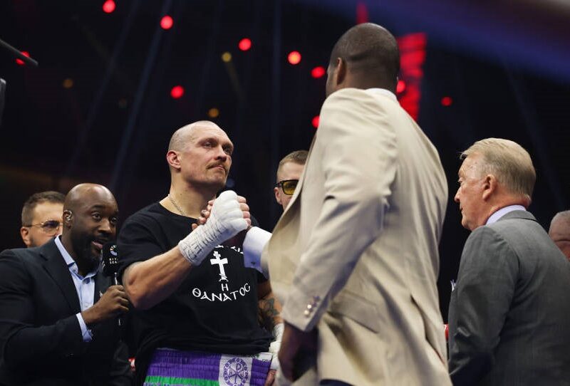 Названа ймовірна дата другого бою між Усиком і Дюбуа