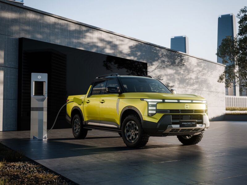 Nissan представила новий плагін-гібридний пікап