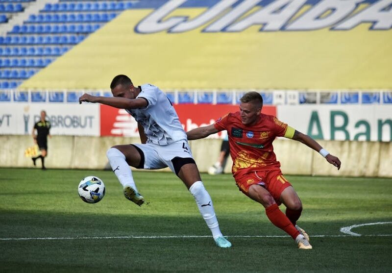 Перенесений матч УПЛ: Інгулець переміг Зорю