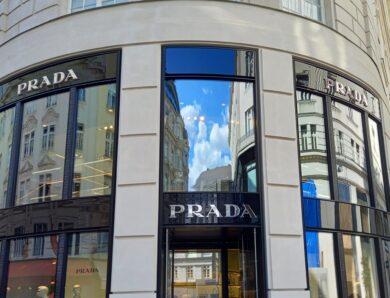Prada купує Versace за 1,38 млрд доларів