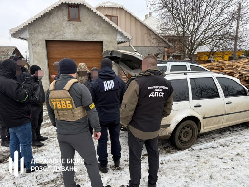 Правоохоронця судитимуть за перевезення “ухилянтів” у багажнику