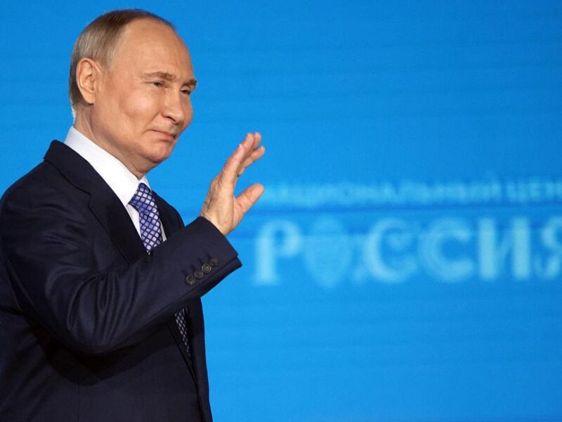 Путін готовий до переговорів без умов – Кремль