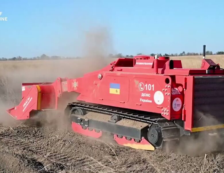 Республіка Корея передала ДСНС України чергову партію інженерної техніки