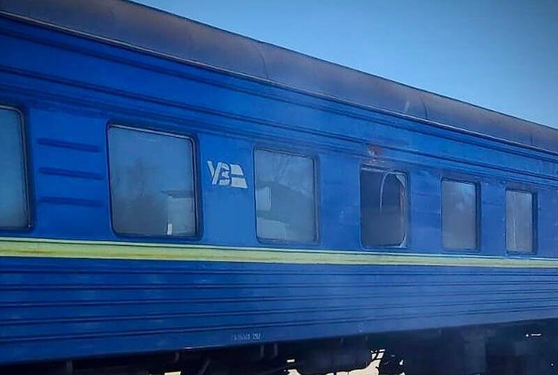 Росіяни атакували дронами пасажирський потяг на Чернігівщині
