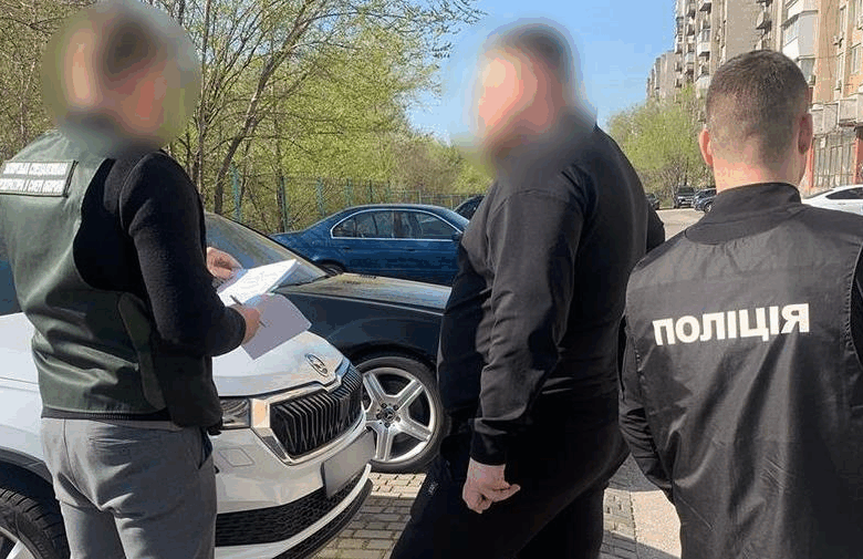 Розкрадання 20 млн на деревині для армії: підозрюють посадовця КЕВ