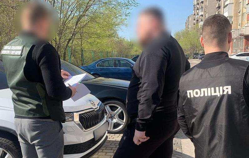Розкрадання 20 млн на деревині для армії: підозрюють посадовця КЕВ
