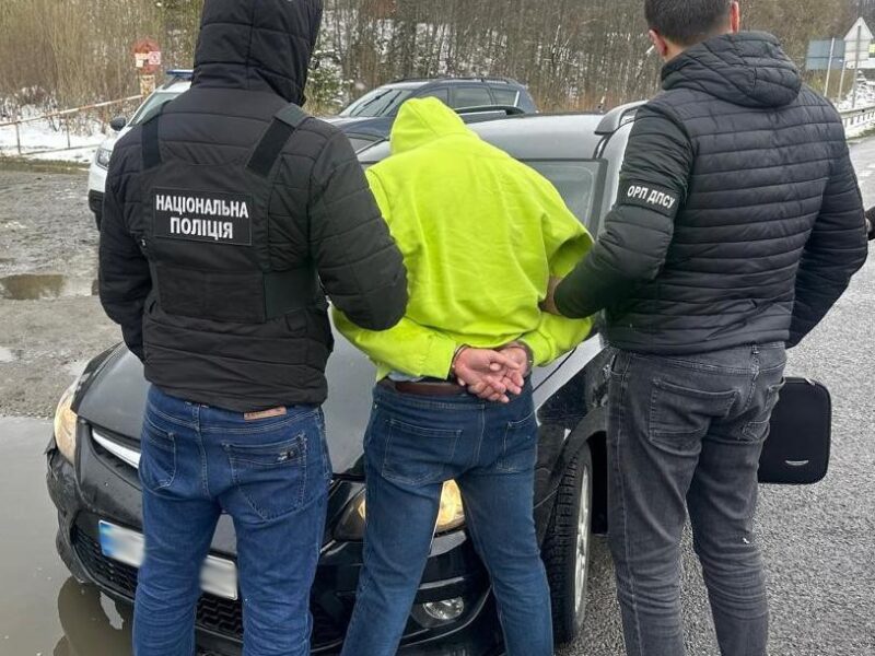 Схеми для ухилянтів: поліція провели 200 обшуків