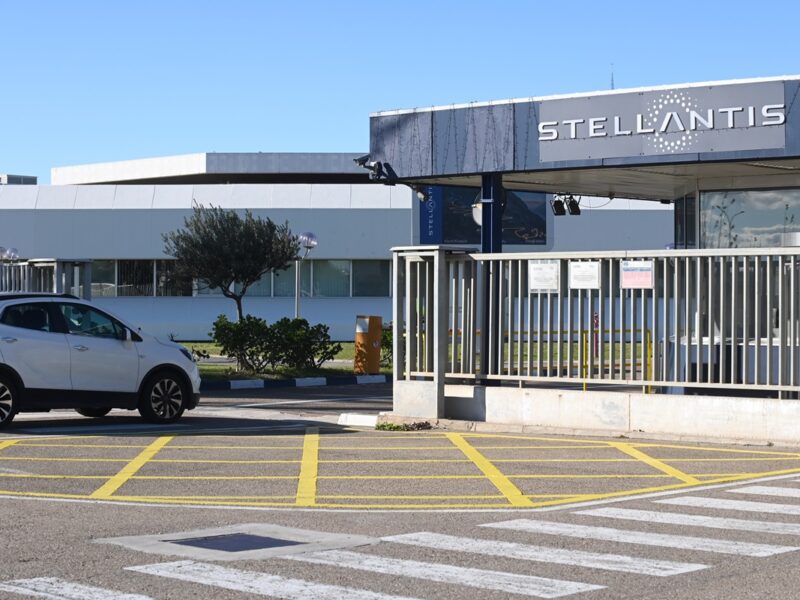 Stellantis відкликала майже 50 тис. автомобілів в США