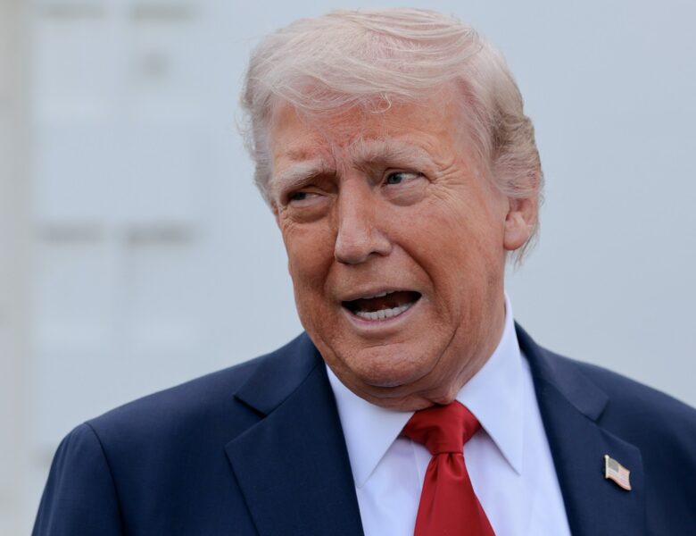 Трамп заявив, що хотів би бути Папою Римським