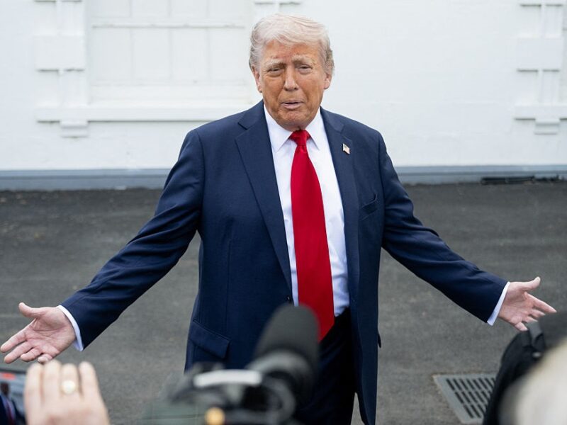 Трамп заявив, що за 100 днів “побив усі рекорди” попередніх адміністрацій