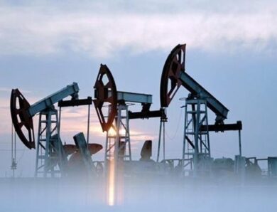 Ціна на нафту обвалилася нижче 60 доларів