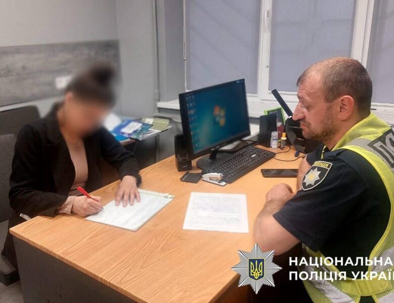 У День жалоби у Києві жінка слухала російську музику