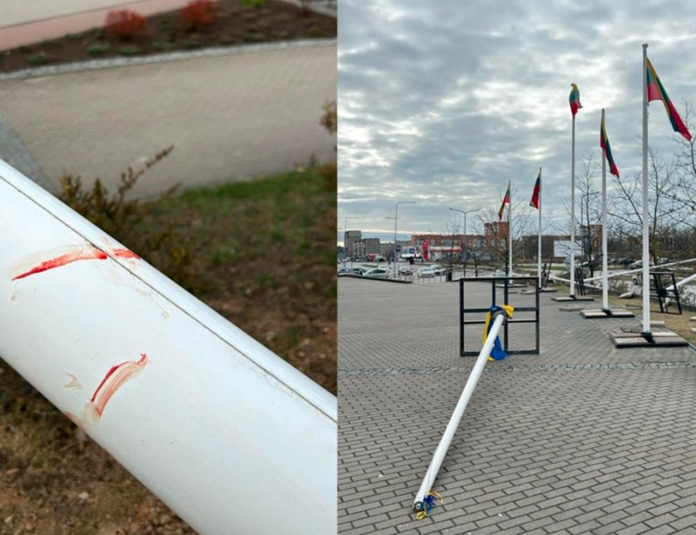 У Литві вандали повалили флагштоки з прапорами України