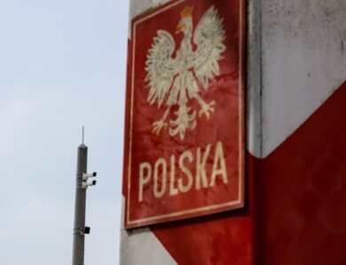 У Польщі відбили масову спробу прориву мігрантів