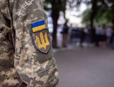 У Житомирі чоловік втік з машини ТЦК, застосувавши перцевий газ