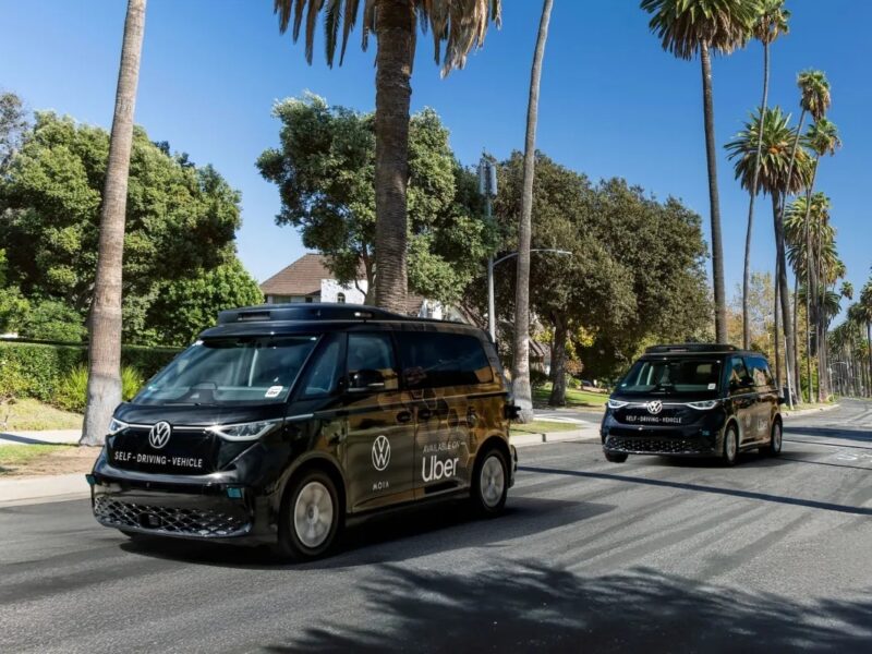 Uber та Volkswagen запустять сервіс роботаксі в США