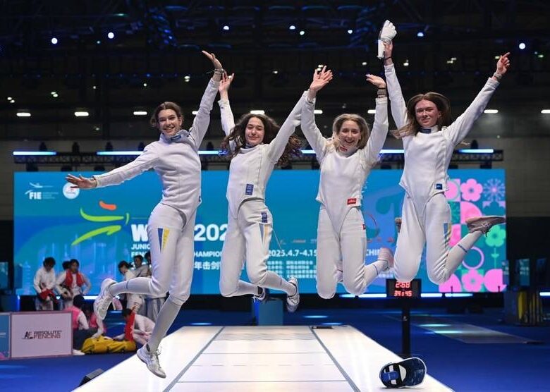 Українські шпажистки стали чемпіонками світу серед юніорів
