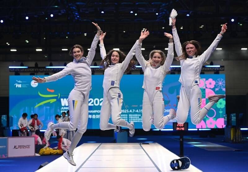 Українські шпажистки стали чемпіонками світу серед юніорів