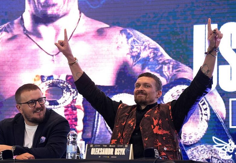Усик анонсував початок підготовки до реваншу з Дюбуа