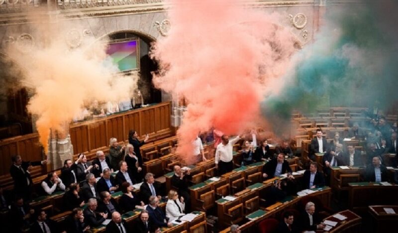 В Угорщині деяким депутатам заборонили вхід до парламенту